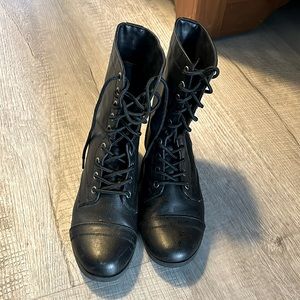 size 7 combat boots